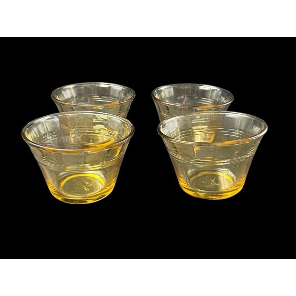 Vintage Amber Gold Glass Custard Cups Bowls ~ Set Of 4 ~ Scalloped 3 Band - Picture 1 of 6